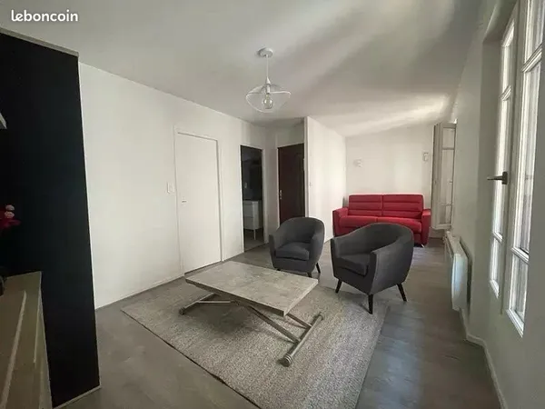 Appartement T1 Bis Meublé Rénové 28m² - Cuisine Séparée - 2ème étage