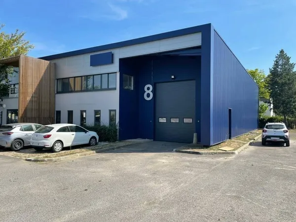Local d'activité 798 m²