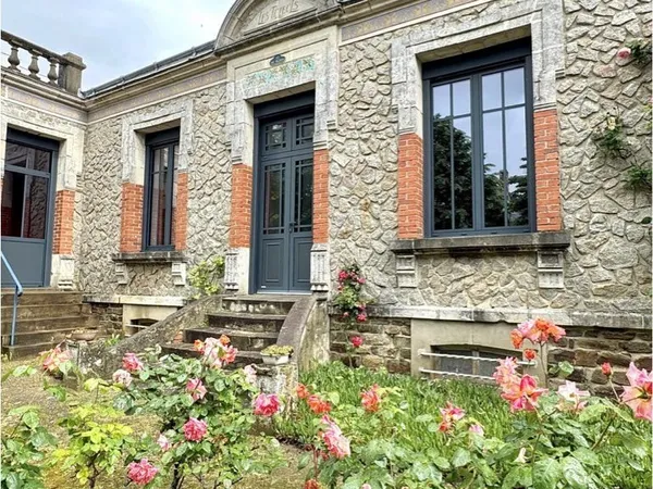 Demeure de charme rénovée - Authenticité & beaux volumes