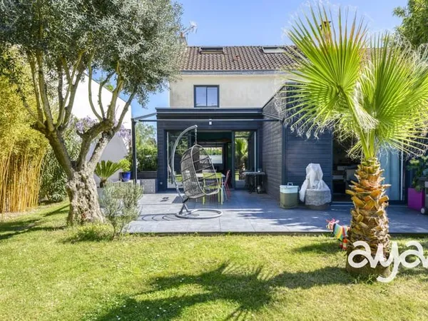 Belle maison familiale avec son superbe jardin