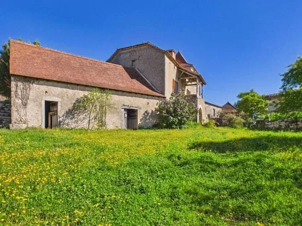Maison 4 pièces 633 m²
