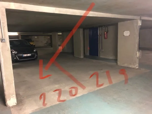 Loue Place de Parking, Paris 13ème / Bibliothèque FM