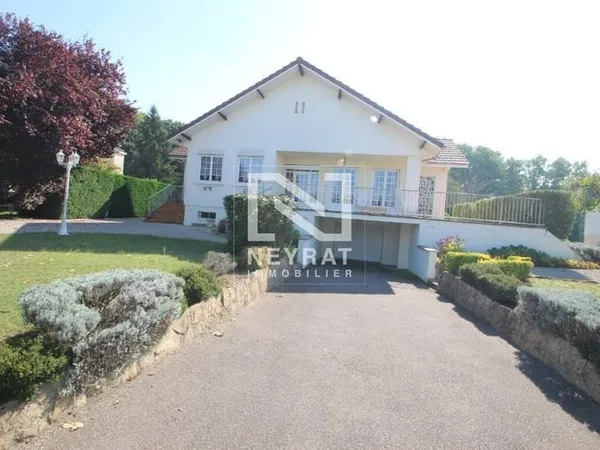 MAISON AVEC PISCINE
