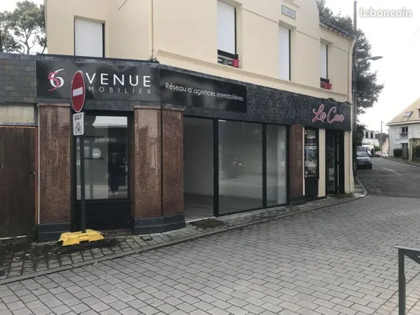 Local commercial 65 m² centre Saint-Pierre-Quiberon vitrine sur rue-bail 3/6/9