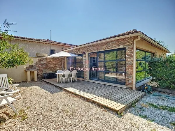 A VENDRE ROQUEVAIRE EN CAMPAGNE SUPERBE MAISON 108m2 DE TYPE 5 SUR 2 NIVEAUX EN EXCELLENT ETAT AU MI