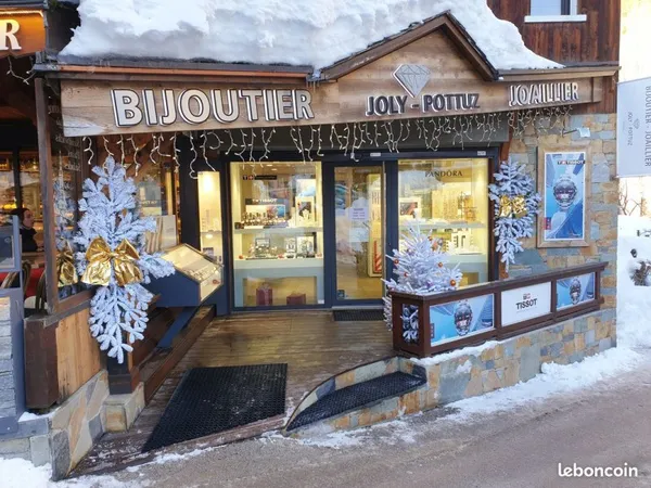 Boutique / Local commercial 76m2 -- Droit au bail OU Fond de commerce bijouterie-joaillerie hyper ce