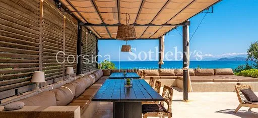 Villa 8 pièces 220 m²