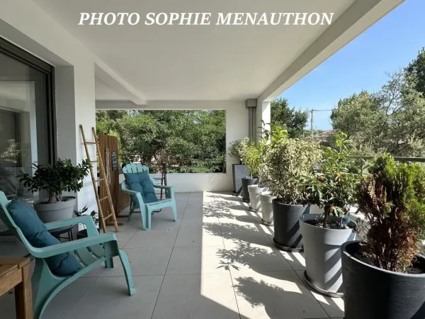 APPARTEMENT TERRASSE DE TYPE T4 DE 92.25 M2 + 2 TERRASSES + 2 GA