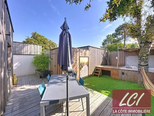 GUJAN, belles prestations pour cette maison T4 récente au ca