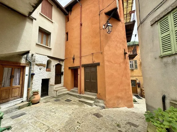 SAINT MARTIN VESUBIE, Maison de village 3 pièces