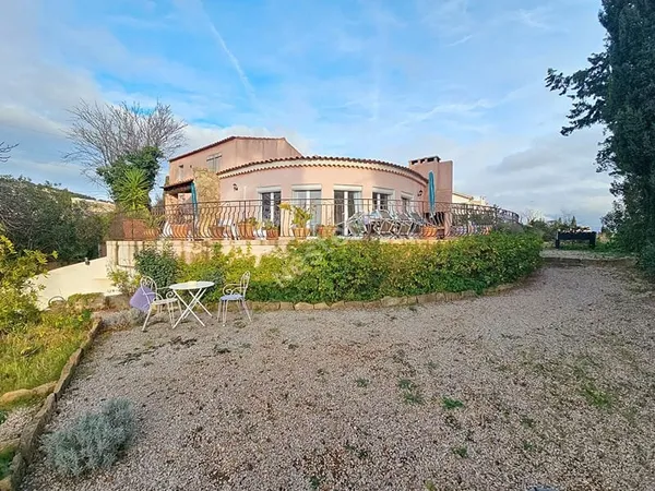 Maison à Bandol de 6 pièces de 125 m² sur 516 m² de terrain p...