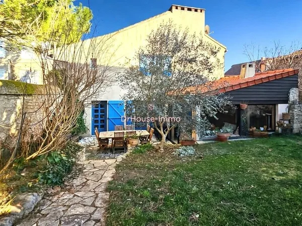 Gannat centre - Grande maison 232 m² au calme sur une parcelle de 335 m²