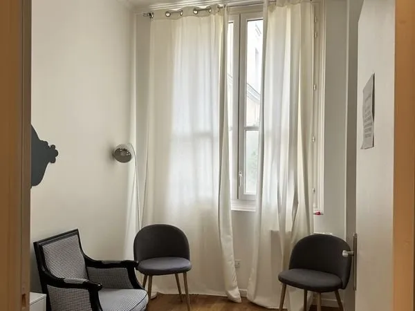 Location / partage 3 jours salle de consultation de 10 m2 dans un cabinet pluridisciplinaire médical