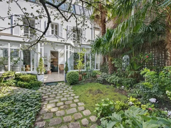 Vends maison - 143.02m² - 5 pièces, 2 chambres - Paris 15ème