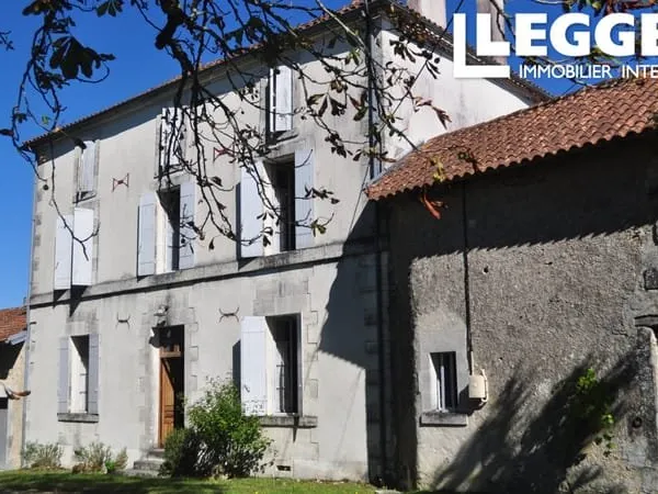 Maison de ferme traditionnelle périgourdine avec 4 chambres avec une deuxième maison du 16ème siècle