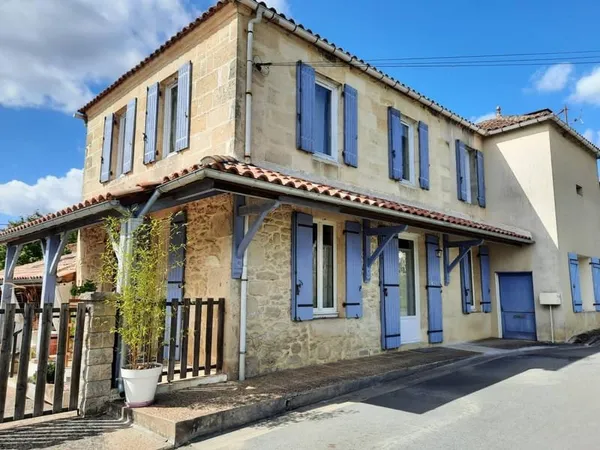Maison 7 pièces 218 m²