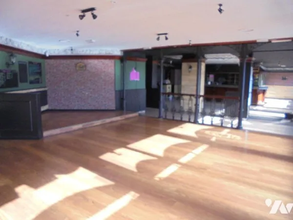 Local d'activités 214 m²