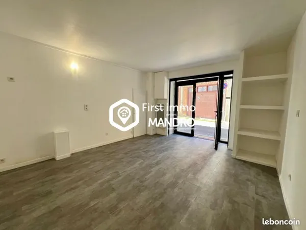 Local 33 m² ILLE-SUR-TET