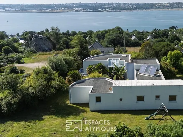 Une maison d'architecte, face à la mer