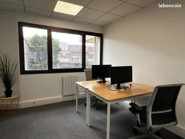 Bureau privatif fermé à clé — 1 à 3 personnes — Courbevoie