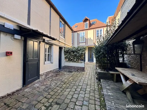Studio 1 pièce 14 m²