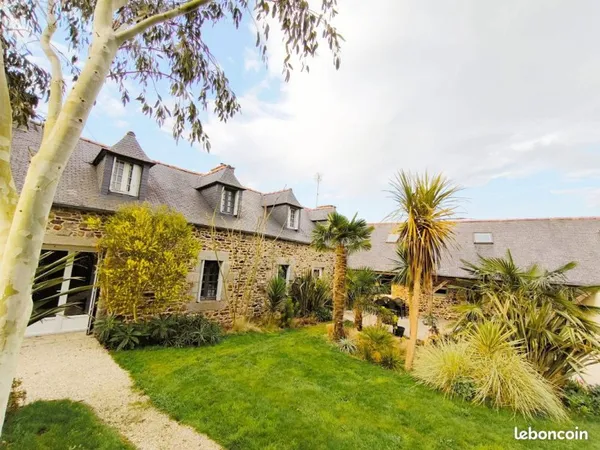 Authentique bâtisse en pierre bretonne avec gîte