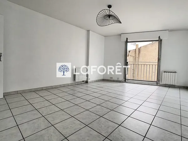 Thouars - location appartement dans résidence sécurisée avec ascenseur, cave et garage
