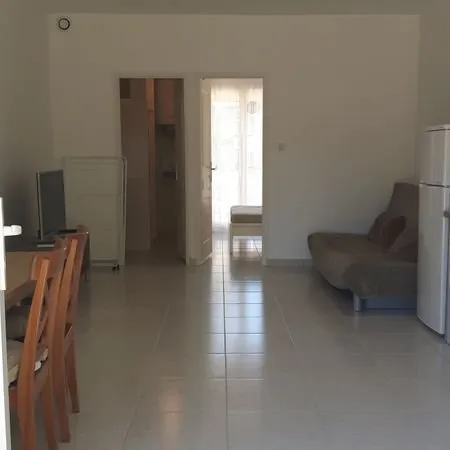 Appartement T2 42m2 lotissement privé Carry le rouet