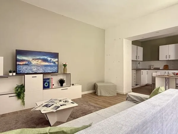 A VENDRE - BIEN INDÉPENDANT AVEC COUR AVENUE JEAN JAURÈS