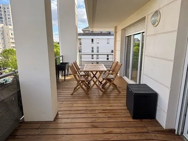 Superbe F3 avec terrasse et parking en centre-ville