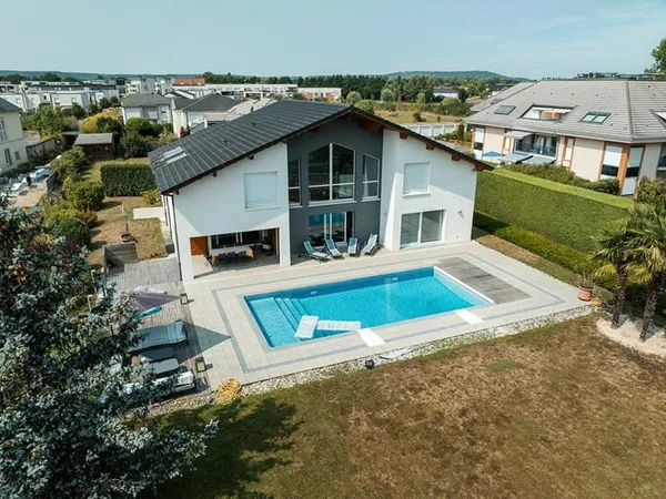 Maison /garage/jardin/piscine/MARLY
