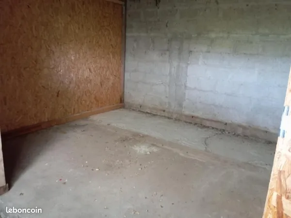 Hangar 13 m² Le Fenouiller