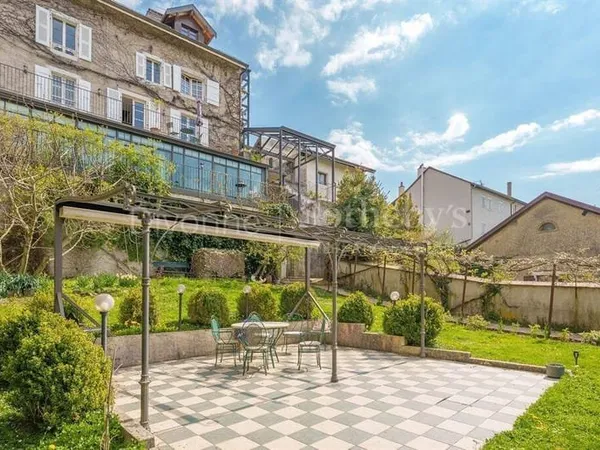 Maison de ville 12 pièces 420 m²