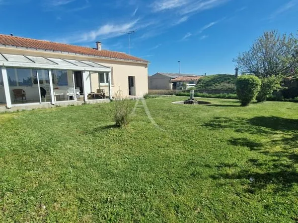 Ensemble immobilier au coeur de Grosbreuil