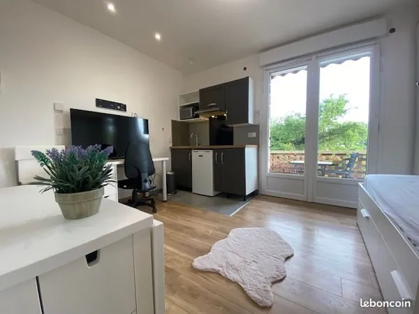 Loue studio meublé de 17m2 avec balcon