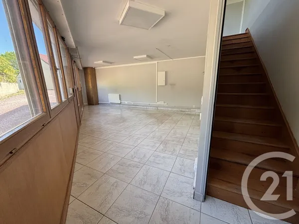 Bureau 69 m²