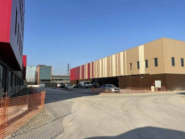 Local d'activité 1820 m²