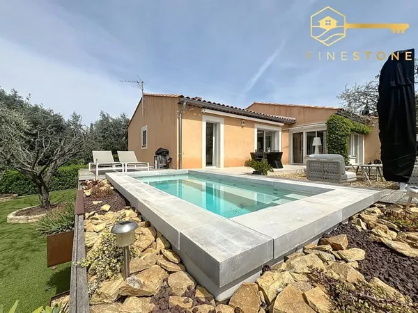 Ceyreste : Maison de standing à vendre avec studio indépendant