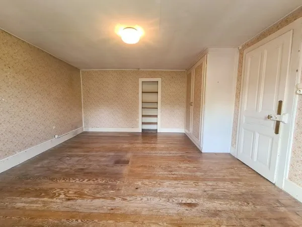 SPECIAL INVESTISSEUR : Maison 8 pièces sur 3 niveaux avec de