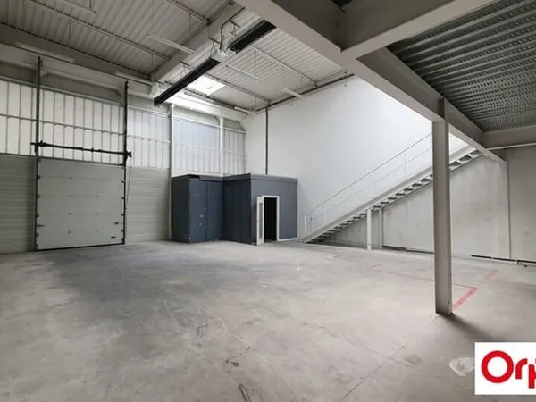 Local d'activité 293 m²