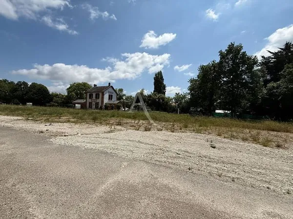 Terrain 659 m²
