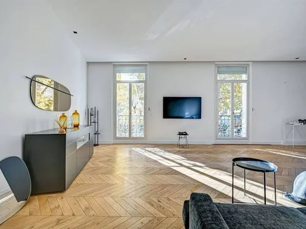 Appartement 4 pièces 158 m²