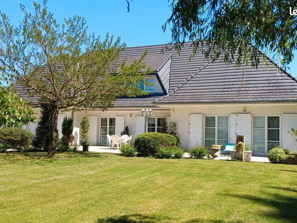 Propriété 7 pièces 354 m²