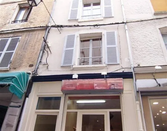 Immeuble 157 m²