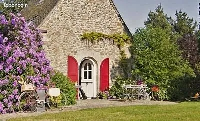 Loue maison individuelle meublée. Environnementpaysagé