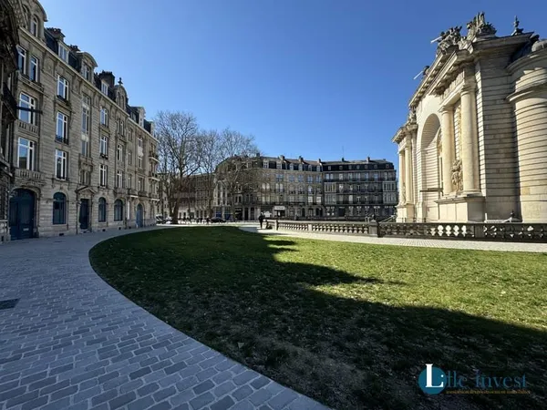 Local commercial 378 m²