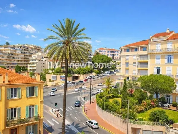 Opportunité rare ! Appartement F2 à 100 m des plages Résidence avec piscine