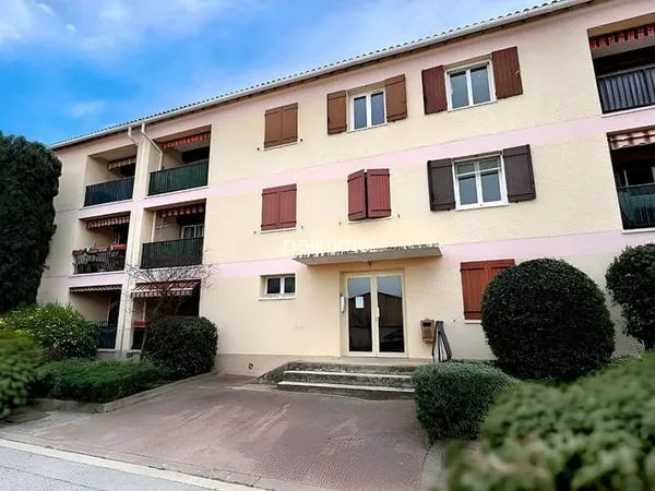 Appartement Salon De Provence 3 pièce(s) 66.58 m2 + GARAGE