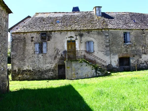 RIEUPEYROUX / Corps de Ferme