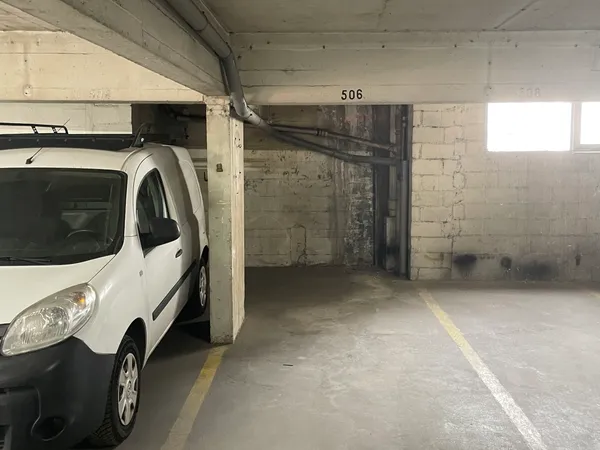 Loue place de parking sécurisée